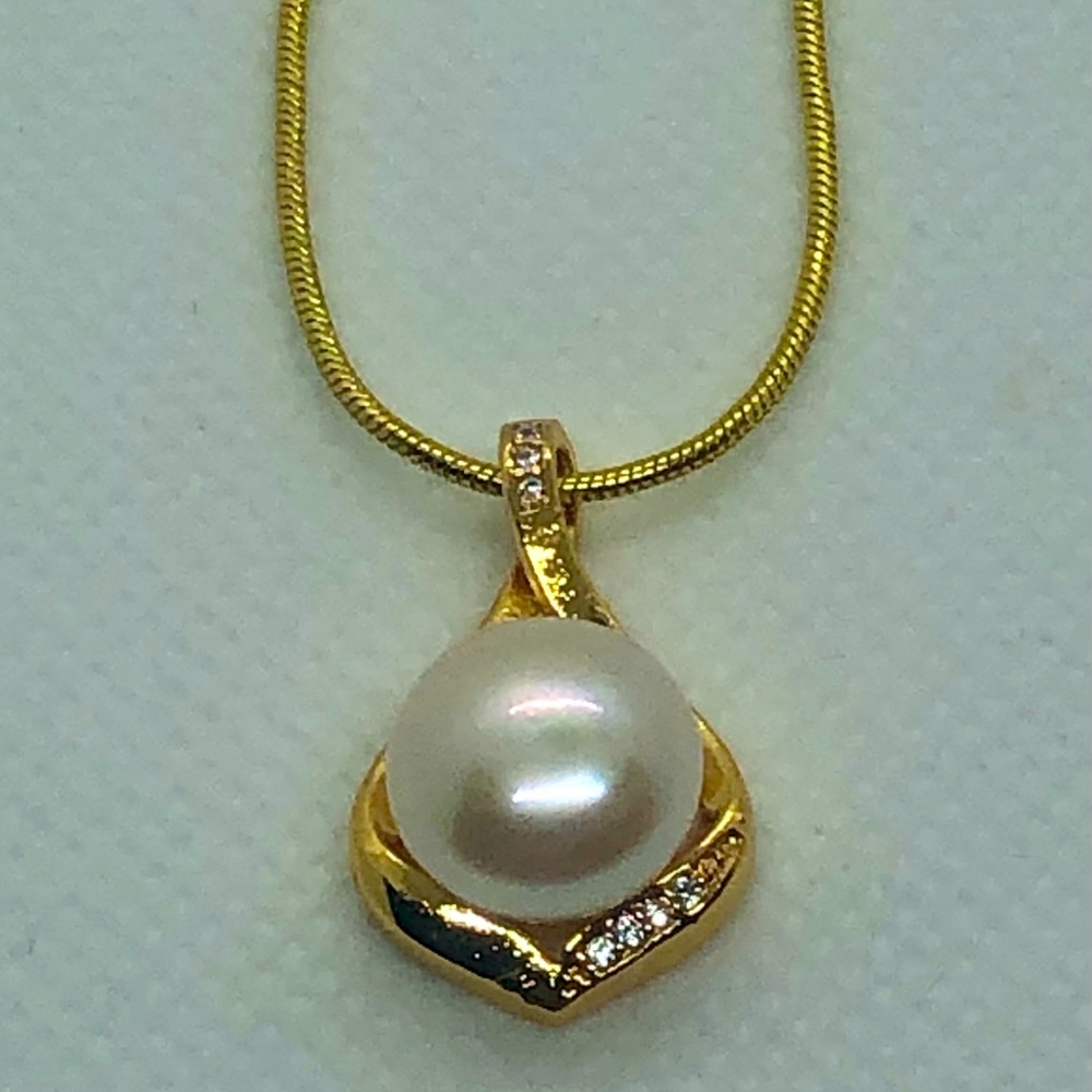 10-11mm White Genuine Pearl 18kt Gold Pendant Necklace